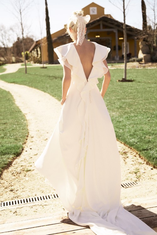 vestido de novia con escote de pico en la espalda de apparentia 2018 2019