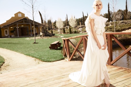 vestido de novia con volantes de apparentia 