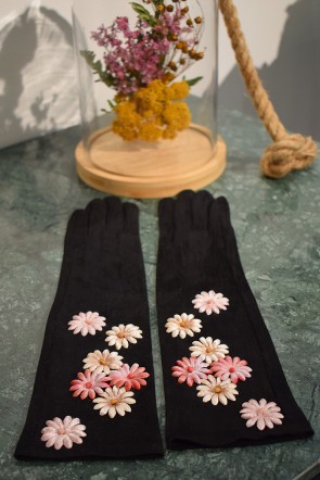 guantes de antelina negra con flores terciopelo rosa de apparentia apparentia