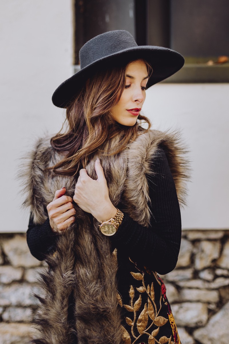 comprar chaleco brocado jacqurad negro y dorado con pelo prenda de abrigo de apparentia para invierno y primavera