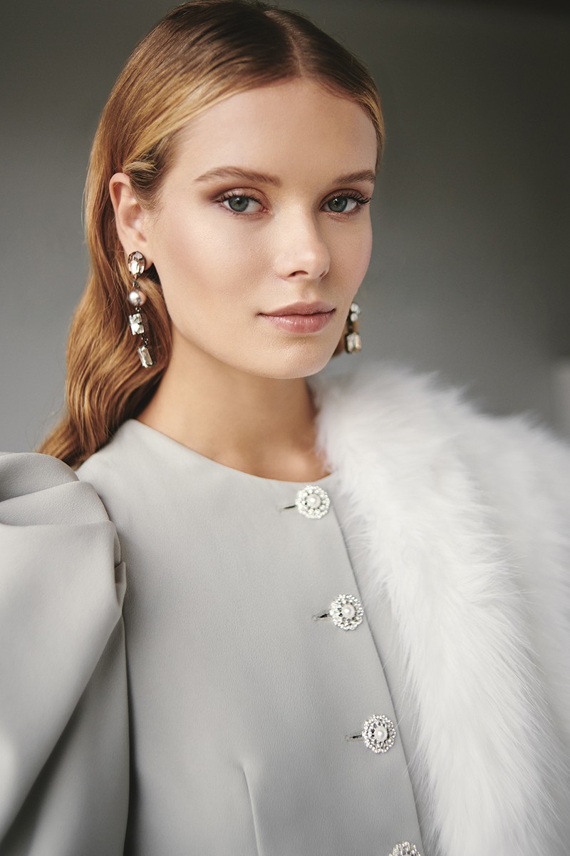 comprar online estola de pelo blanco sintetico para invitada boda bautizo invierno