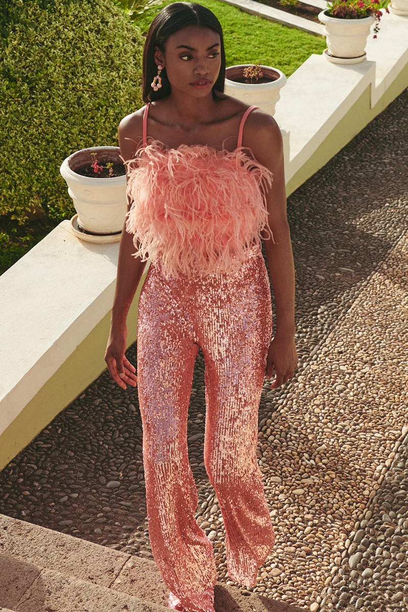 Top corto con plumas en crepe coral ideal para invitadas boda de noche, fiesta, evento verano apparentia