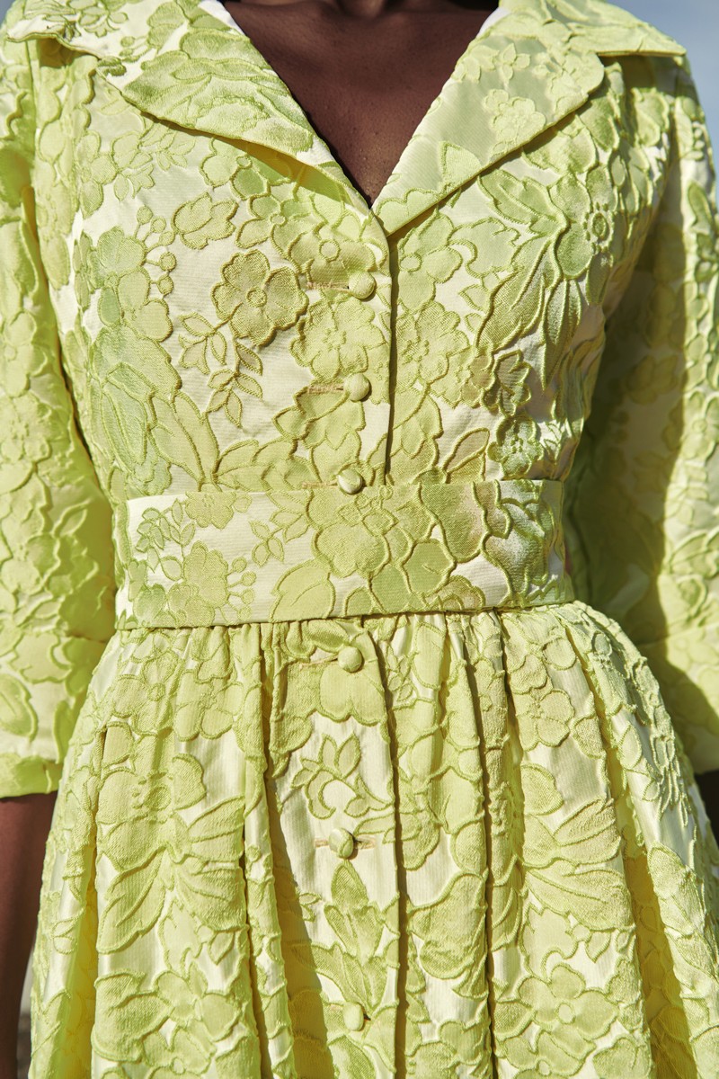 comprar online Vestido de fiesta  largo camisero en brocado lima para invitada a boda, madrina, hermana de la novia o hermana del novio