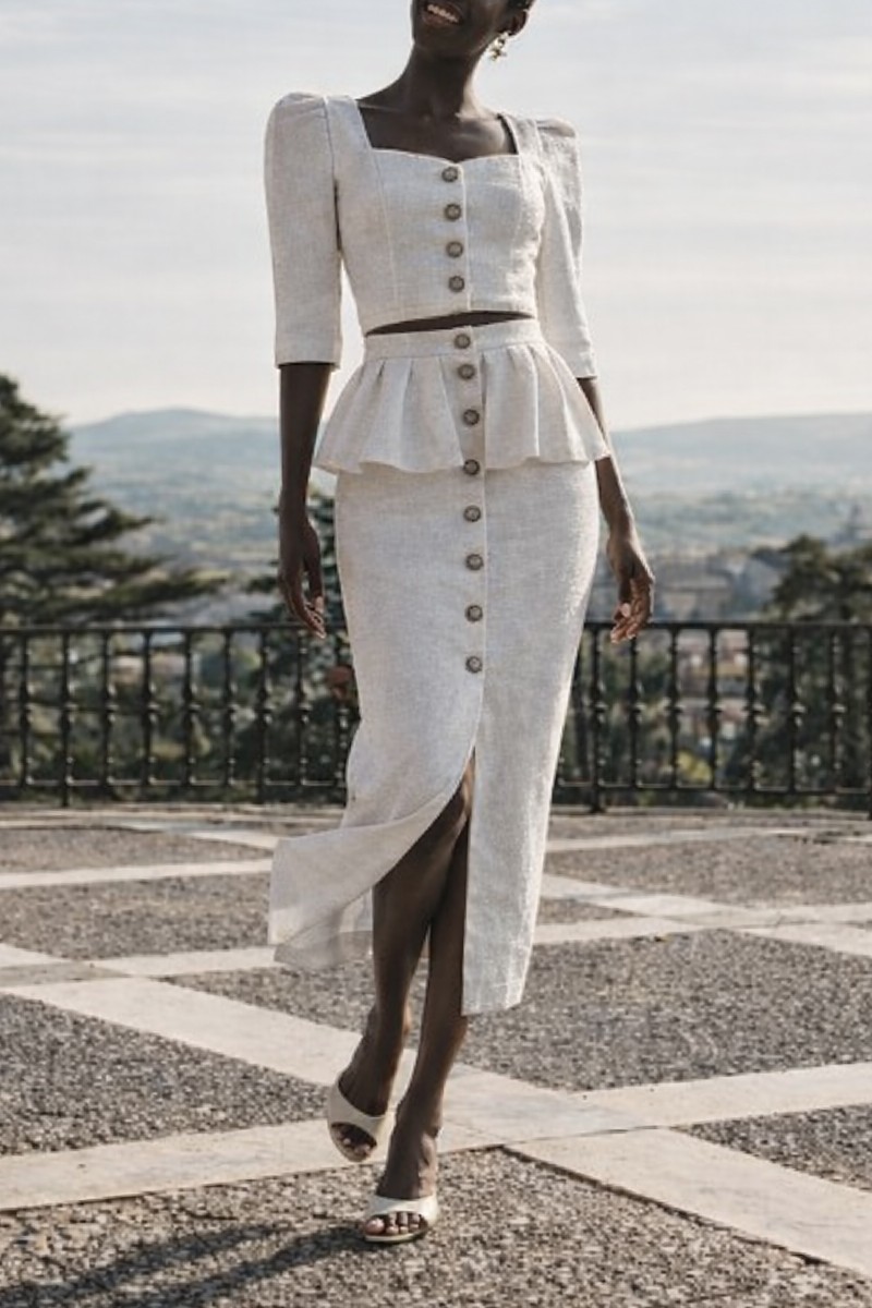 conjunto blanco de novia top-y-falda-midi brocada con peplum y botones joya para novia civil o boda informal, mama de comunion o bautizo