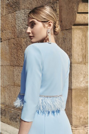 comprar chaqueta corta crepe azul con plumas y pasamaneria joya para mama de bautizo o comunion