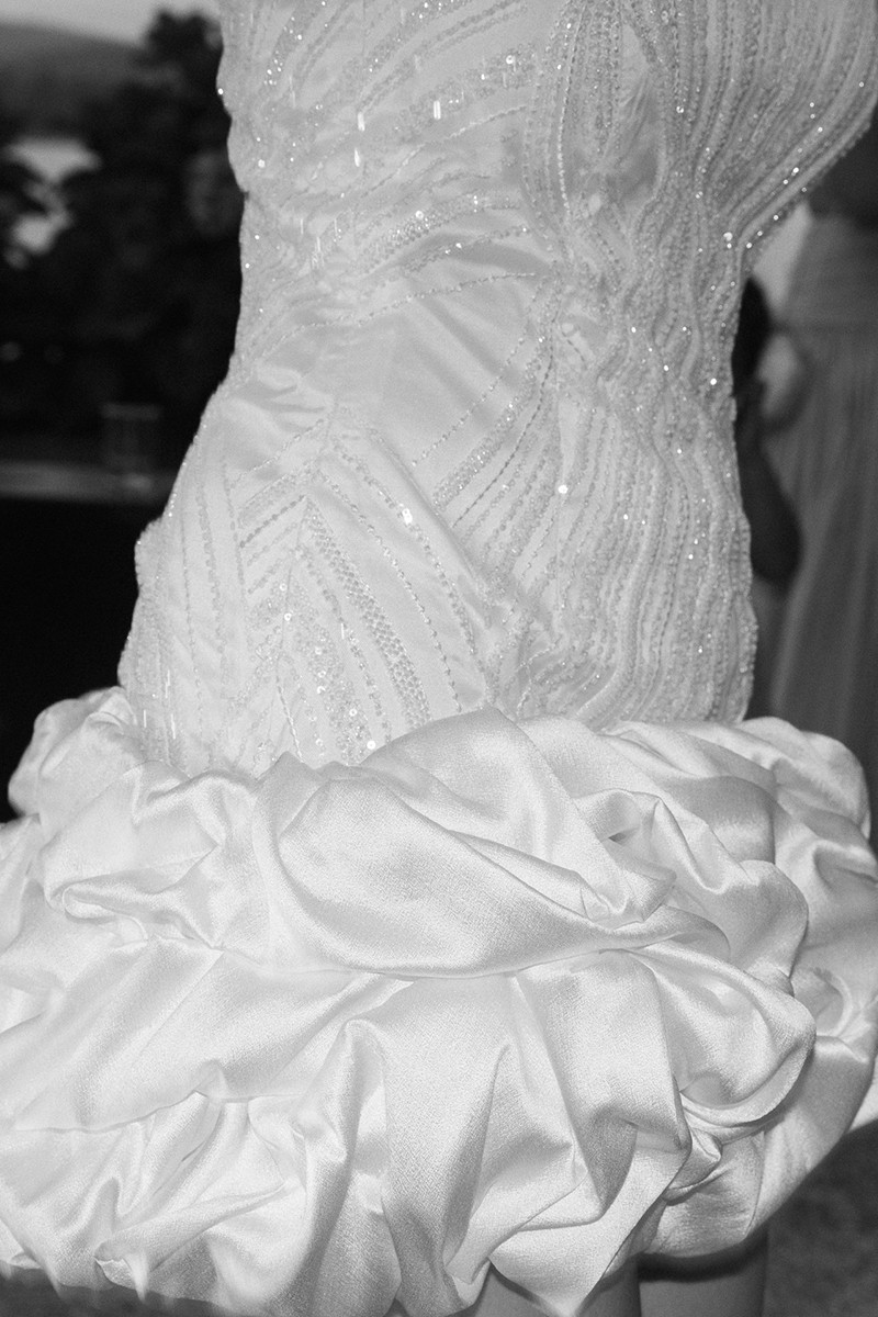 vestido de pedreria de novia para ceremonia de noche y segundo vestidos