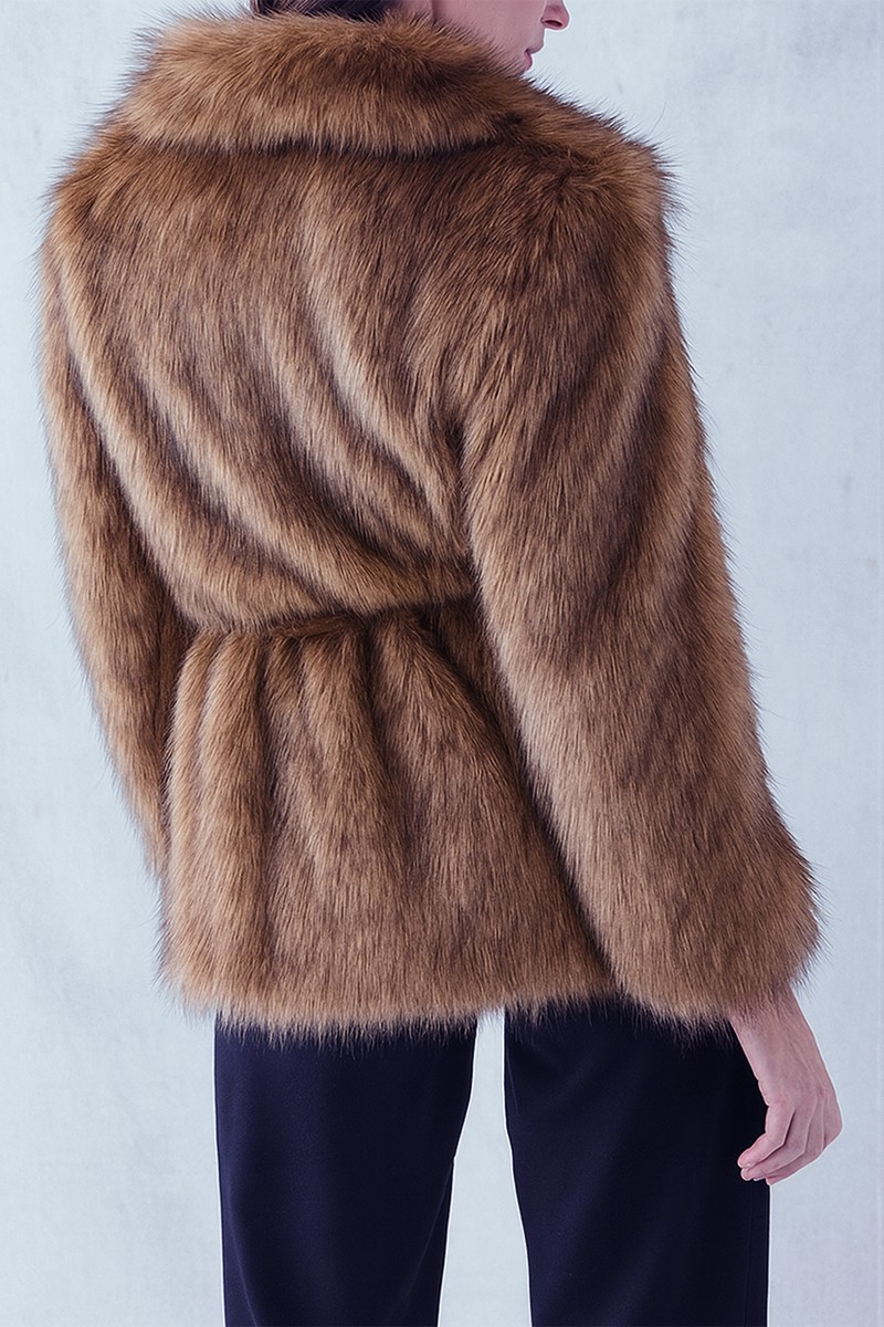 abrigo-de-pelo-marron-corto-para-otoño-invierno-online-chaqueton-de-pelo-fur-coat