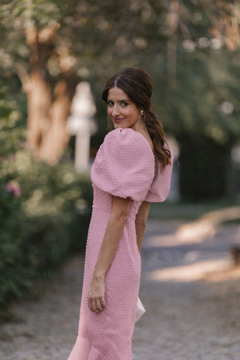 comprar online vestido de fiesta en plumetti rosa empolvado mangas abullonadas  para invitada a boda de día