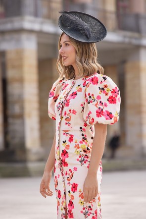 Vestido midi con mangas abullonadas y botones en tejido lino bordado de flores ideal para invitadas boda de dia, o mama de comunion o bautizo