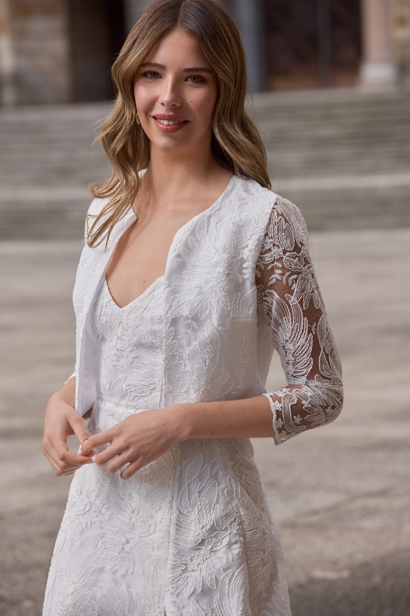 chaqueta-corta-vestido largo lencero tul bordado novia civil, novia, vestido para novia civil, vestido blanco, vestido tul bordado, vestido escote v novia, vestido novia, vestido bordado 