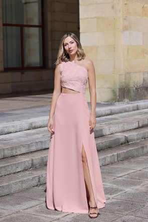 vestido asimetrico largo de tul flores rosa con falda larga de vuelo cut out para evento online, shoponline