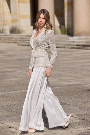comprar online  traje de chaqueta en calado blanco y plata blazer cuello esmoquin, boda civil, madre de comunion, bautizo, fondo de armario